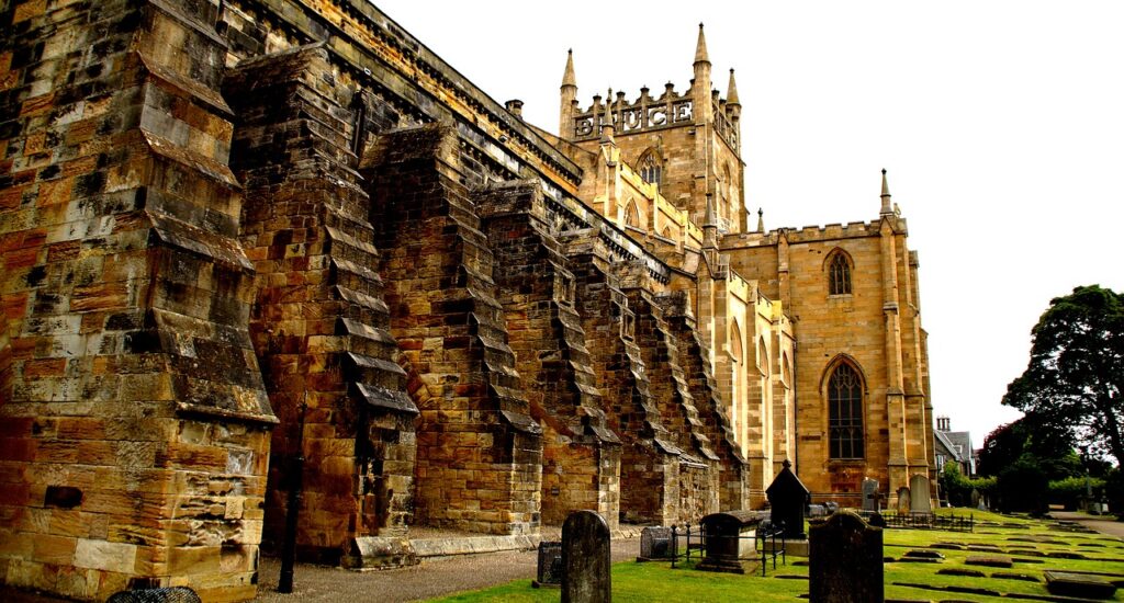 Dunfermline Abbey Image by M W from Pixabay