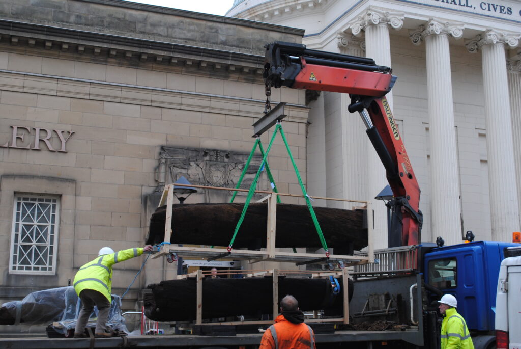 illus 5 delivering the boat to Perth Museum