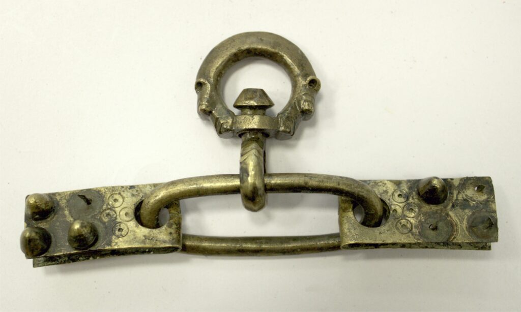 Photo of a metal mount for a dog collar