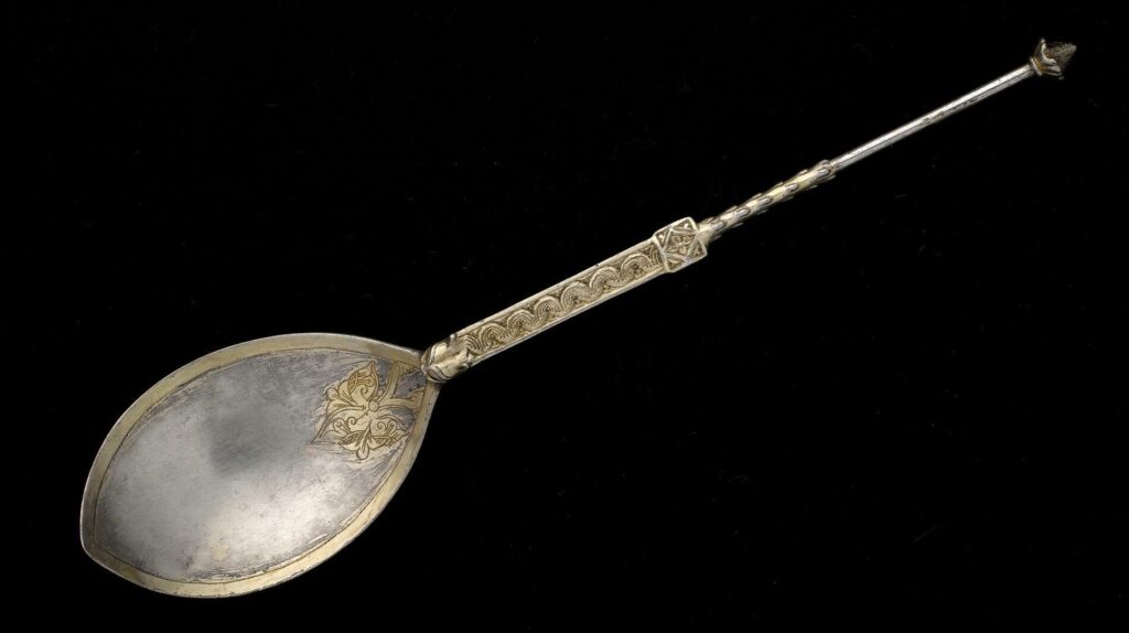 What can small archaeological finds reveal about individuals from Scotland’s past?