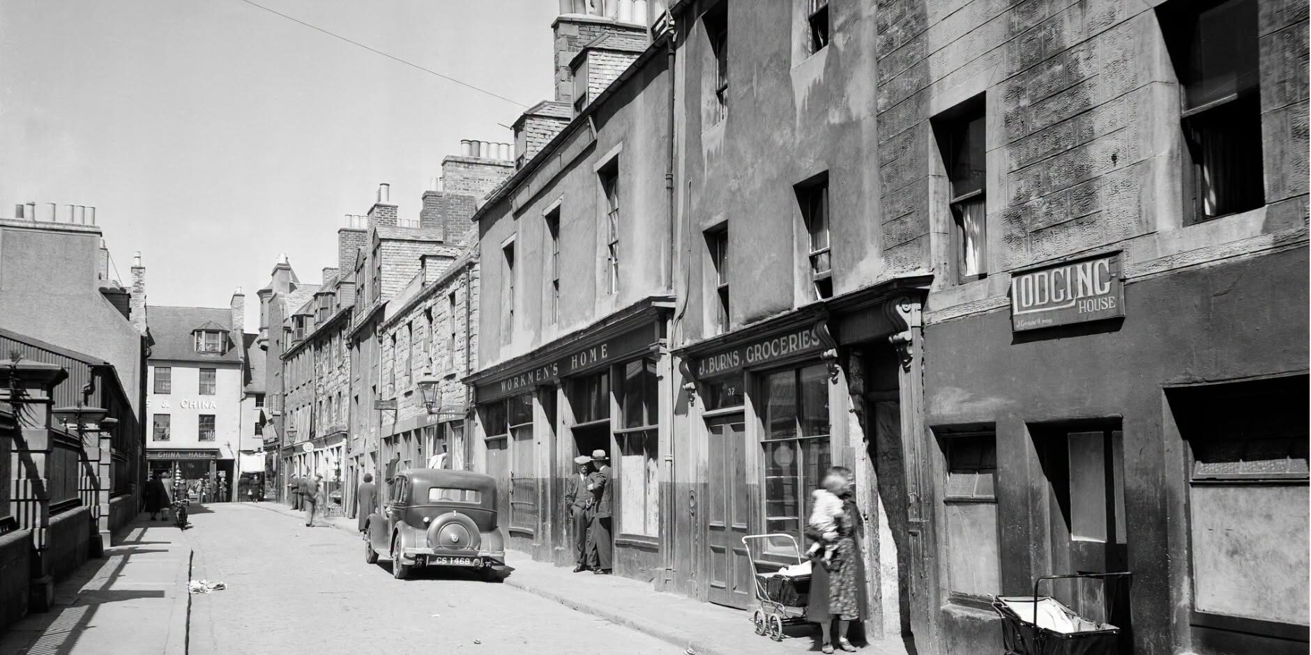 Old photograph of a city street